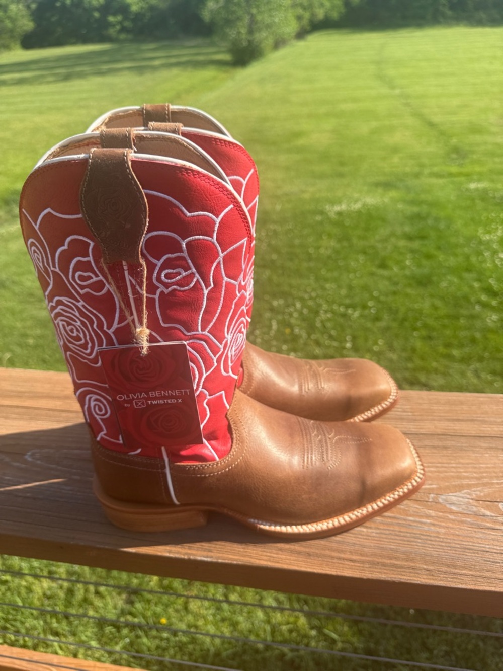 Twisted X x Olivia Bennett Tech X Western Cowboy Boots Red Roses Size 8